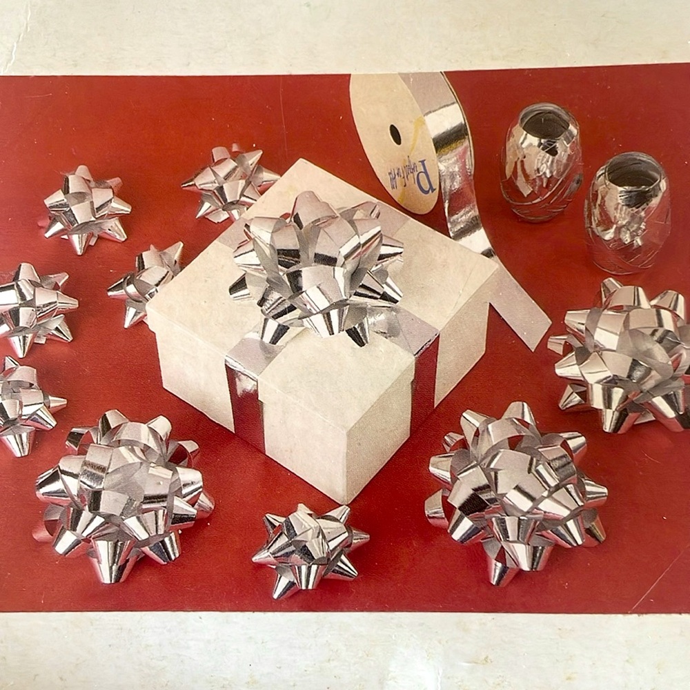 Silver Ribbons and Bows Combo Set - Picture 3 of 7